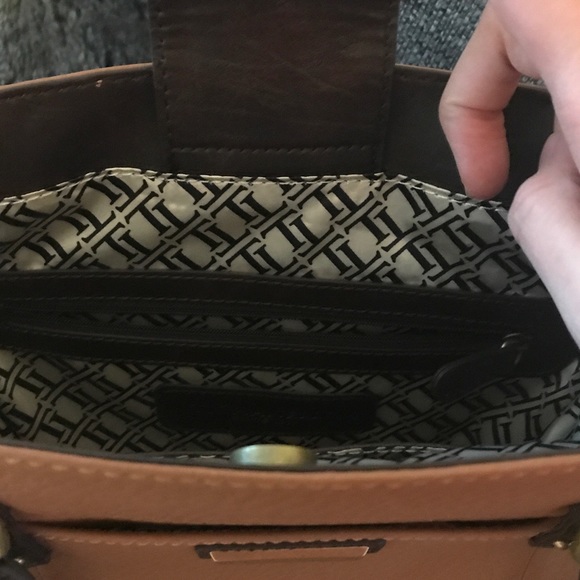 Tignanello brown leather shoulder bag like new - Picture 3 of 7